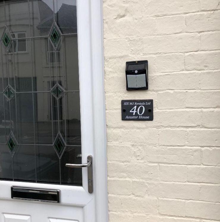 Acaster House, X4 Rooms With En-Suites X1 Room Private Bathroom, Street Parking, Close To Train Station Kettering Exterior foto